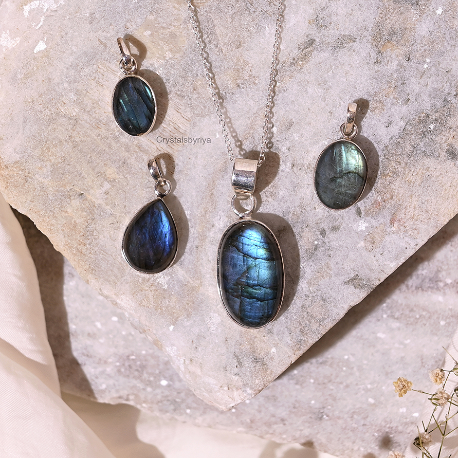 LABRADORITE SILVER FACTED PENDANT